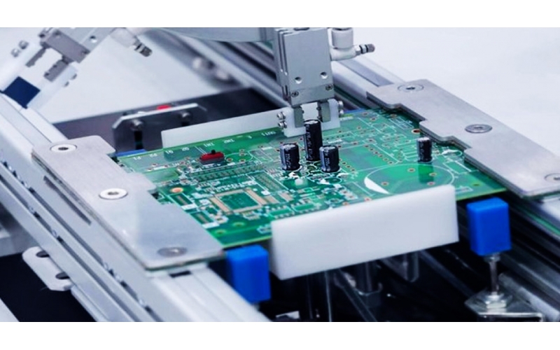 软件烧录与校验：确保PCBA出厂即具“灵魂”