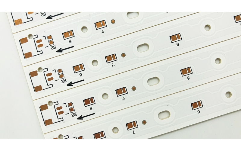 探讨PCBA拼板方式对比：V-CUT还是邮票孔？